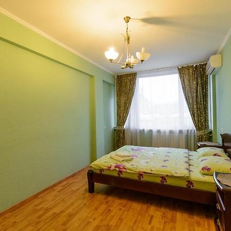 Апартаменти 3-Кімнатні М. Золоті Ворота Κίεβο Εξωτερικό φωτογραφία